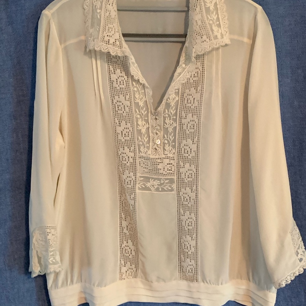 Zara woman off white lace top